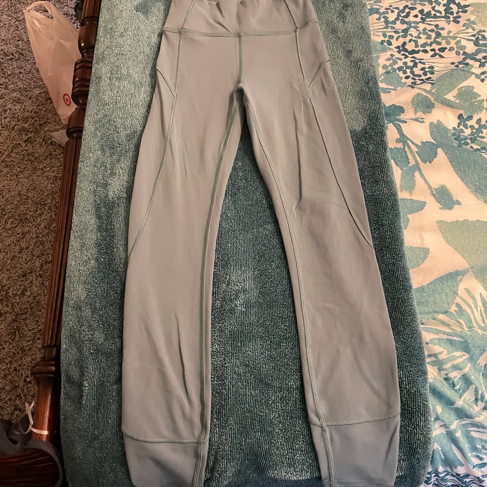 Lululemon in movement tight 25”